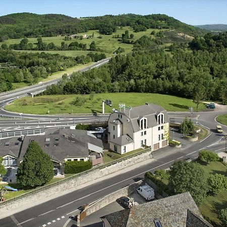 Hotel-Restaurant Le Calice Du Gevaudan - A75 Banassac Bagian luar foto